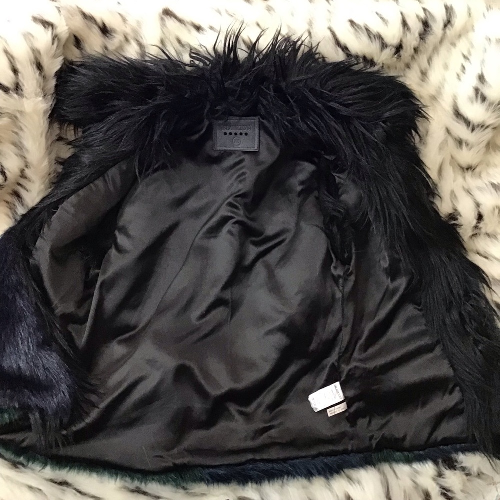 Blank NYC faux fur vest size xs - Picture 7 of 8